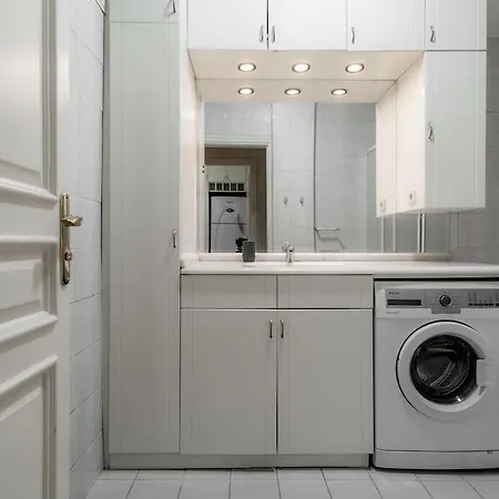 Spacious Sisli Heaven 4br Central Stylish Retreat アパート *