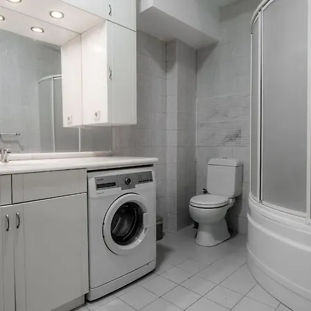 Spacious Sisli Heaven 4br Central Stylish Retreat アパート イスタンブール