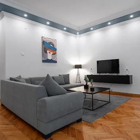Spacious Sisli Heaven 4br Central Stylish Retreat