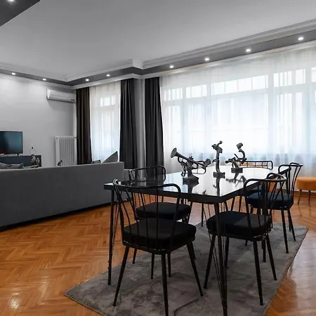 Spacious Sisli Heaven 4br Central Stylish Retreat