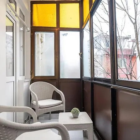 Spacious Sisli Heaven 4br Central Stylish Retreat *